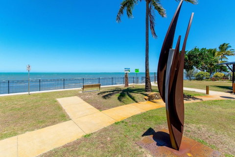 Spectacular Unit Overlooking Pumicestone Passage - Welsby Pde, Bongaree - Accommodation Gold Coast 10