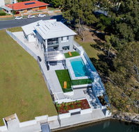 Stunning Canal Home Oh So Close To The Waterfront - 1 Gold Coast