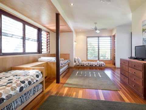 Laguna House - Accommodation Gold Coast 1