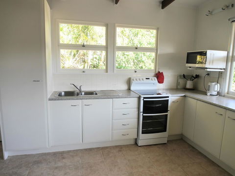 BAMBARA - Accommodation Gold Coast 5