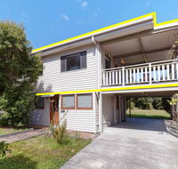 'Beach Break 1' 1/10 Lionel Street - upstairs unit with Aircon - Accommodation Gold Coast