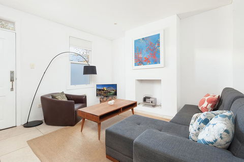 'Darling Lily' - Your Townhouse Hideaway - Gold Coast 4U 1