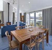 'Matilda' - Spacious  centrally located with great lake views - Accommodation Gold Coast