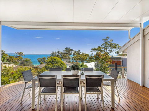 'Nunkeri', 5 Kerrie Close - Stunning House With Fabulous Views, Linen, WIFI & Air Conditioning - Accommodation Gold Coast 0