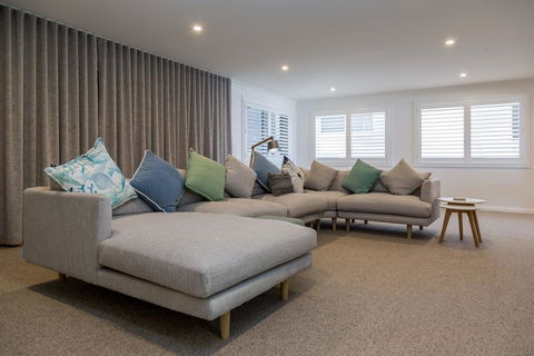 'Salt & Light' Mollymook - Gold Coast 4U 2