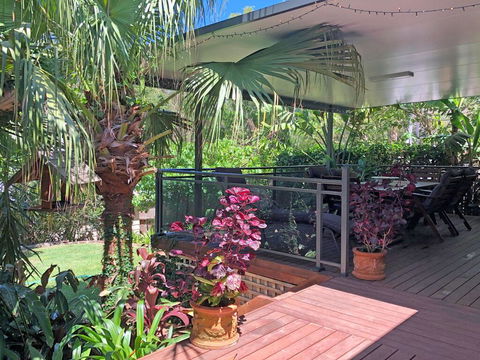 'Sandy Palms' 28 Moorooba Cr - Beautiful Home With Wifi, Air-con And Boat Parking - Accommodation Gold Coast 0
