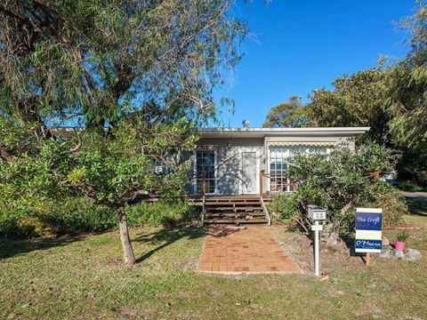 'The Croft' 11 Boulder Bay Rd - Cosy Beach House With Aircon & Only 270m To The Beach - Gold Coast 4U 0