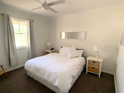 'The Wattles' - True Country Escape Near Wineries - Borenore - Accommodation Gold Coast 3