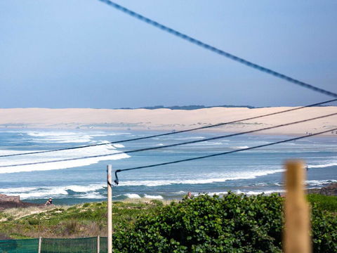 'Walk On Birubi', 1/40 Ocean Ave - Pet Friendly, WIFI, Boat Parking & Water Views - Gold Coast 4U 0