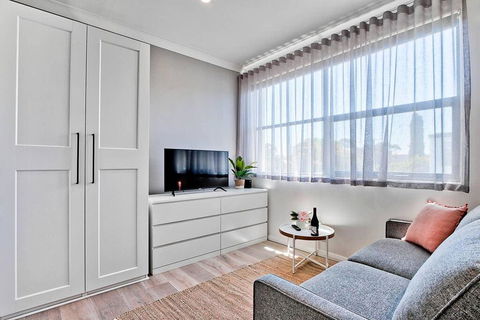 1 Bedroom Apt With Air-Conditioning In Plympton - Accommodation Gold Coast 0