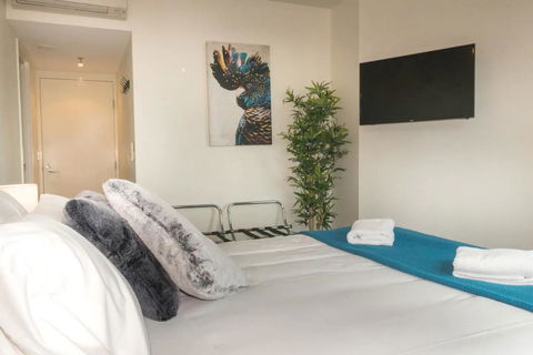 1 Bedroom Studio Apartment Near Eagle Street - Accommodation Gold Coast 0