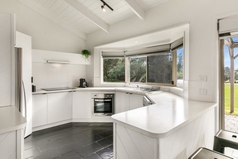 1 Oak - Rye Back Beach Accommodation - Accommodation Gold Coast 3