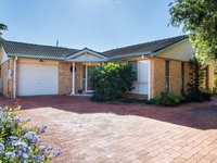 1/4 Huntly Close