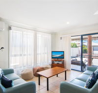 1/54 Parkes Airconditioned - 1 Gold Coast