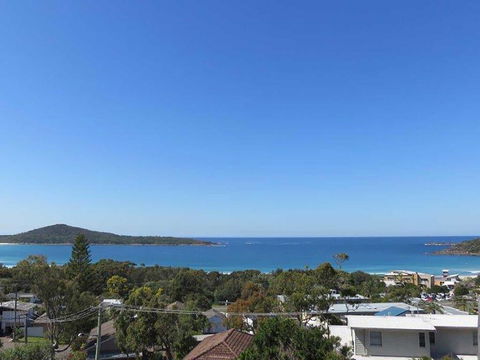 10 Garuwa Street - Fabulous Fingal - Gold Coast 4U 0