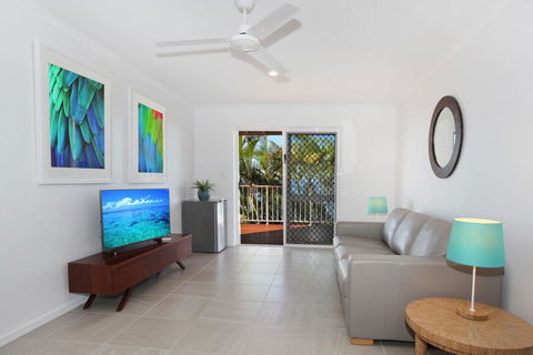 10 Mona Vista Crt, Coolum Beach, VIEWS, WiFi, Pet Friendly - Gold Coast 4U 1