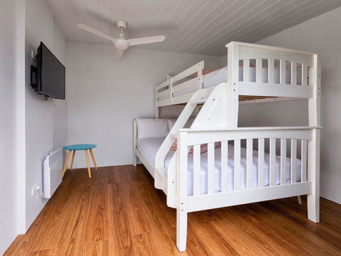 10 OCEAN DRIVE - Gold Coast 4U 3