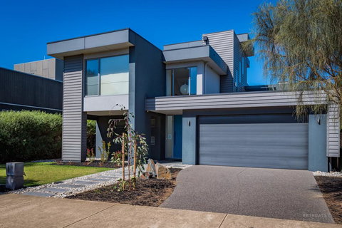 10 Sands Bvd - Accommodation Gold Coast 1