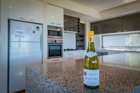 10 Sands Bvd - Accommodation Gold Coast 2