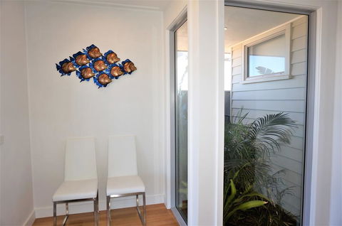 108 Madaffari Drive - Caretta - Luxurious Marina Home With A Spa And Free WiFi - Gold Coast 4U 3