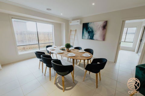 113, Balanchin Street Family Resort In Point Cook - Gold Coast 4U 2