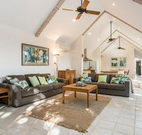 12 Childe Street Byron Bay - Absolute Belongil Summerhouse - Gold Coast 4U