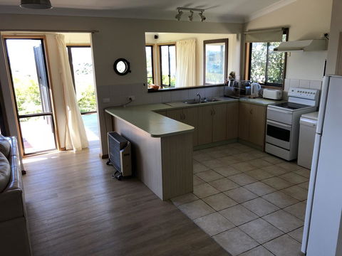 121 Montague Avenue, Kianga - Accommodation Gold Coast 3