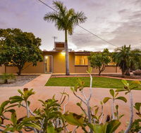 13 Grenadier Street - Shady Haven with a Large Outdoor Entertaining Area - Gold Coast 4U