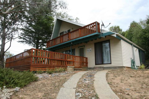 14 Cobbon Crescent Jindabyne - Accommodation Gold Coast 3