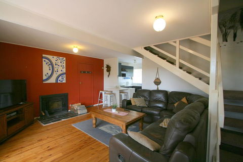 14 Cobbon Crescent Jindabyne - Accommodation Gold Coast 0