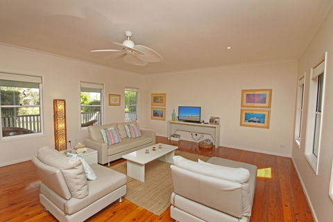 16 Beachway Pde, Marcoola: Linen Incl, WiFi, Pet Friendly, A/Cond. 500 BOND - 1 Gold Coast 3