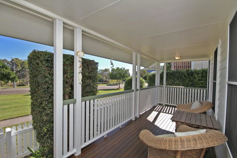 16 Beachway Pde, Marcoola: Linen Incl, WiFi, Pet Friendly, A/Cond. 500 BOND - 1 Gold Coast 0