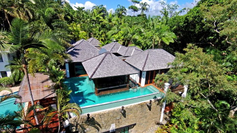 17 Wharf Street - Luxury Holiday Home - Accommodation Gold Coast 0