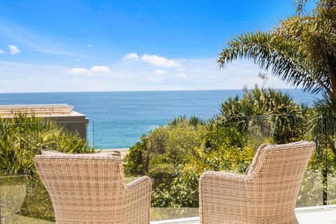 19 Ross Crescent - Accommodation Gold Coast 0