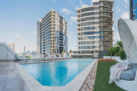 2 Bed Brisbane Resort Apartment - Gold Coast 4U 0