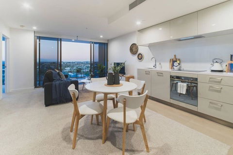 2 Bed Brisbane Resort Apartment - Gold Coast 4U 2