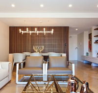 2 Bed Sydney Executive Apt Close to City - Gold Coast 4U