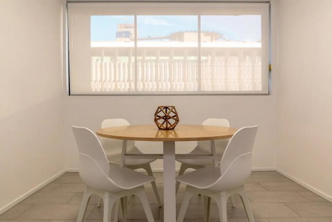 2 Bedroom Apartment Seconds From Valley - Accommodation Gold Coast 2