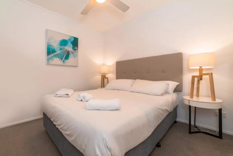2 Bedroom Apartment Seconds From Valley - Accommodation Gold Coast 3