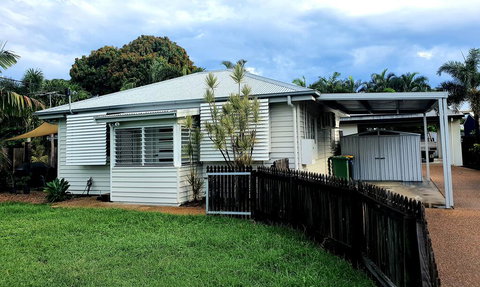 2 Bedroom Cottage - Accommodation Gold Coast 0