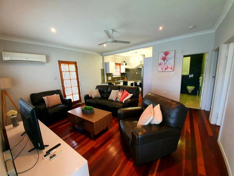 2 Bedroom Cottage - Accommodation Gold Coast 1