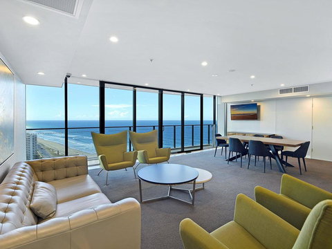 2 Bedroom Ocean View Apartment In Surfers Paradise - Accommodation Gold Coast 3