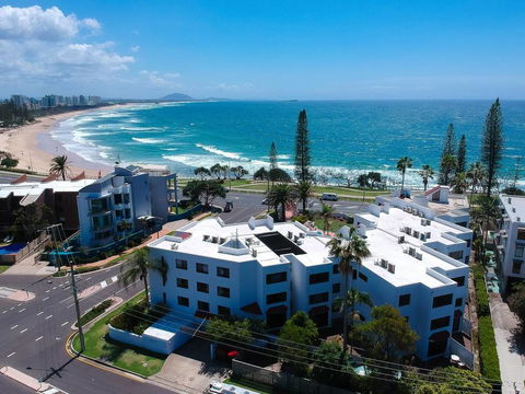 2 Bedroom Private Unit - Alexandria Apartments - Accommodation Gold Coast 3