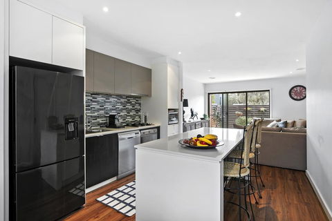 2 Bedroom Townhouse - Family & Corporate Bookings Only - Accommodation Gold Coast 0