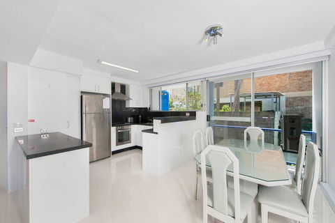 2 Cirrus - Gold Coast 4U 3