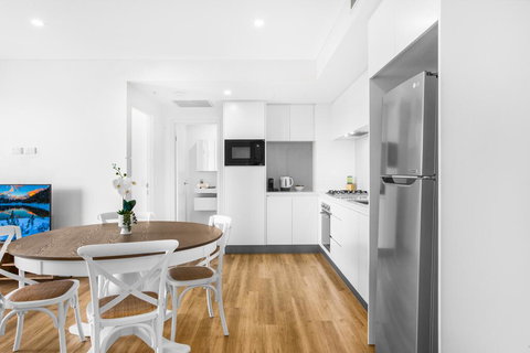 2-Bed Beach Apartment With Pool, Parking And Balcony - Accommodation Gold Coast 1