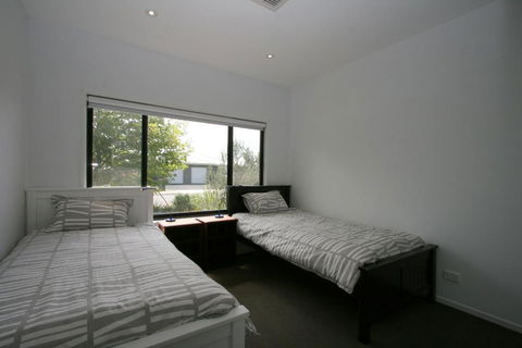 26 Twynam Street - Accommodation Gold Coast 0
