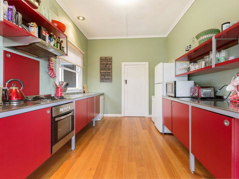 BEACHSIDE GETAWAY DROMANA - Accommodation Gold Coast 2