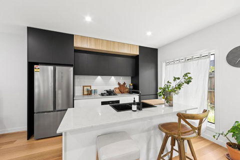 Bellfield Estate Modern 2Bed 2Bath Townhouse - Accommodation Gold Coast 2