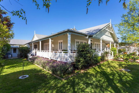 BIRCHES B&B - Accommodation Gold Coast 0
